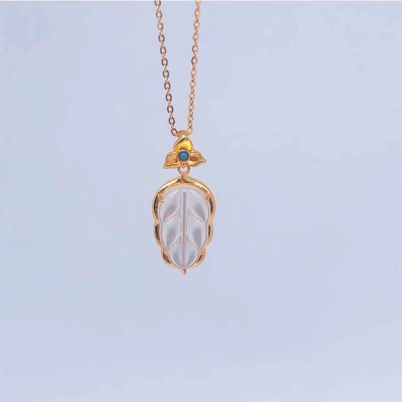 Modern art necklaces-18k Yellow Gold Leaf Pendant Necklace With White Shell