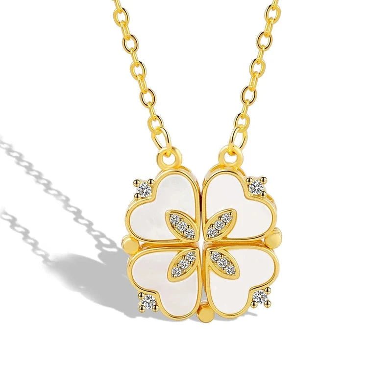 Oval shape necklaces-Round Diamond Clover Pendant Necklace