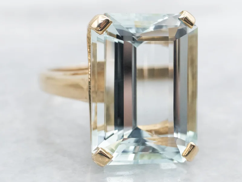 Solid stone rings-Stunning Aquamarine Cocktail Ring