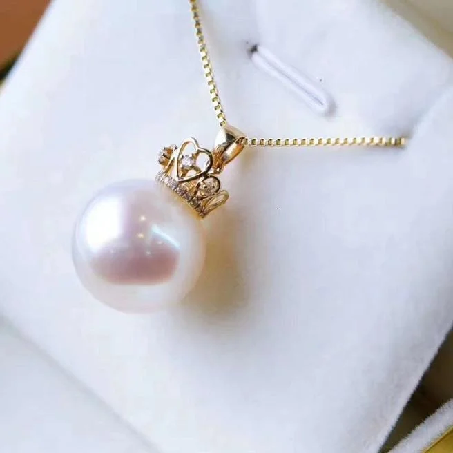 Thin wire necklaces-18k Crown Style Freshwater Pearl Necklace With Diamond