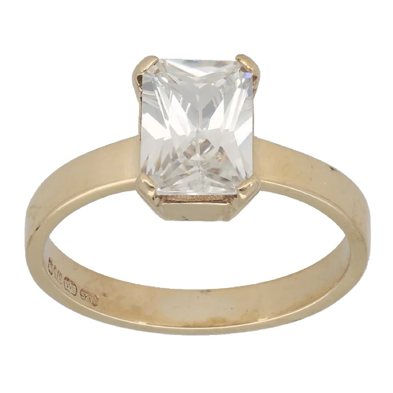 Solid geometric rings-9ct Gold Cubic Zirconia Single Stone Ring Size M