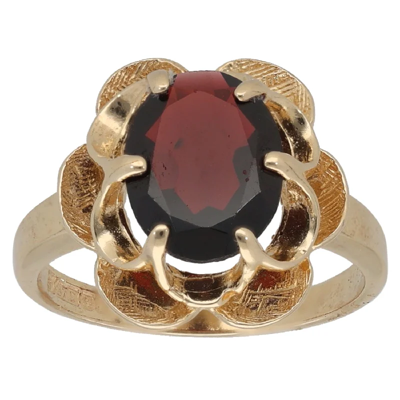 Fine clay rings-9ct Gold Garnet Single Stone Ring Size L