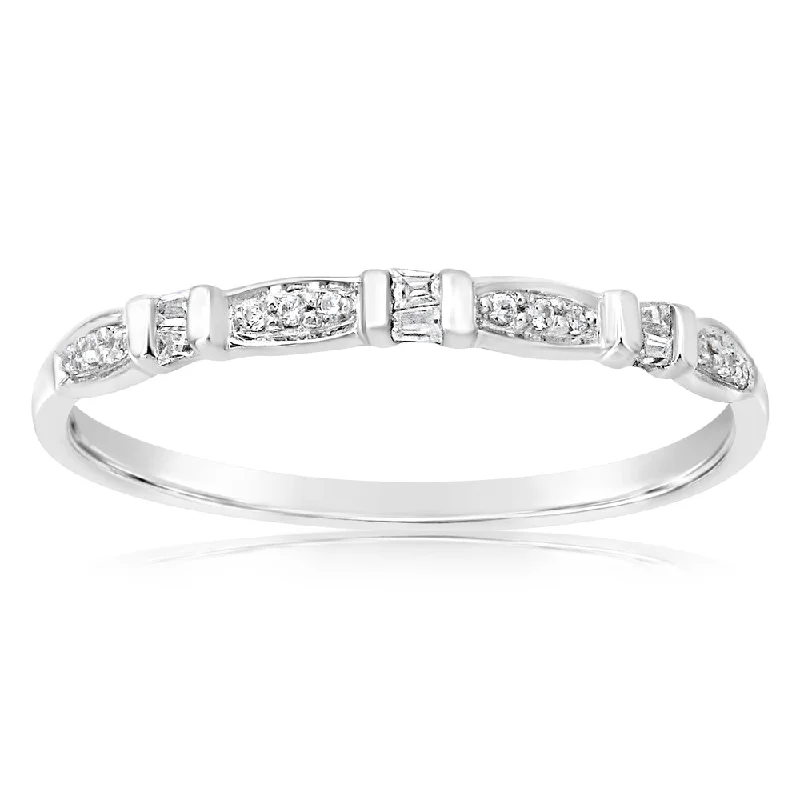 Hand-glossy rings-9ct White Gold Eternity Ring with 18 Diamonds