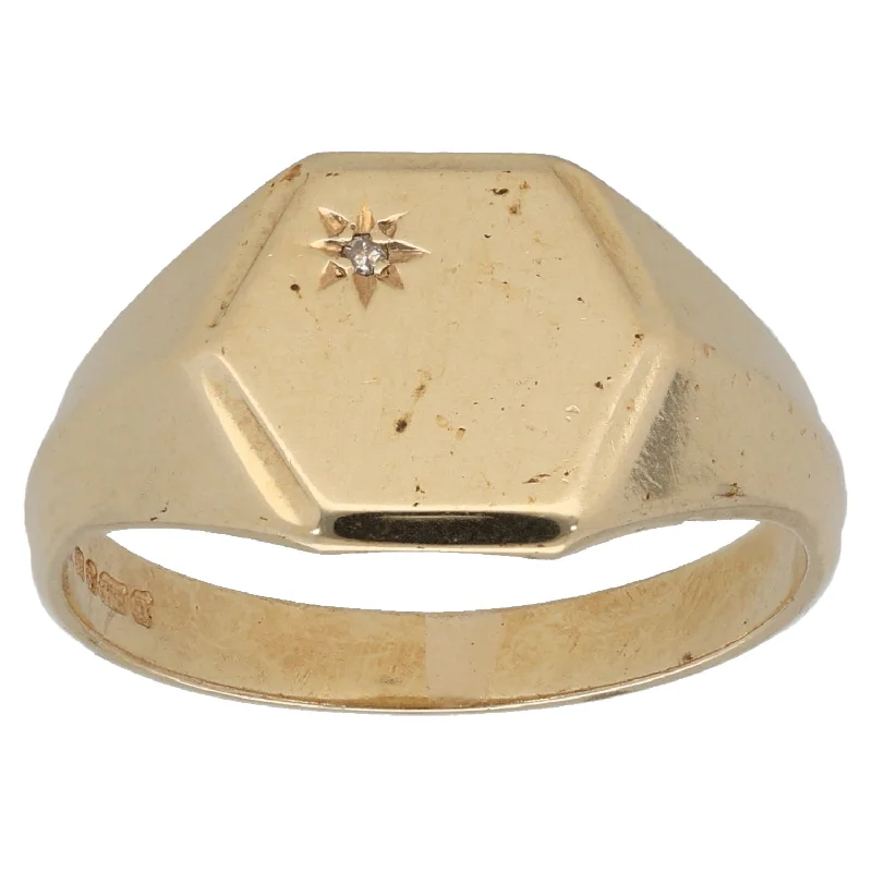 Fine wing rings-9ct Gold 0.005ct Diamond Patterned Signet Ring Size S