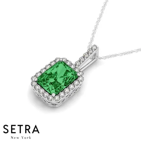 Sleek clasp necklaces-18K Gold Round Cut Diamonds & Green Emerald In Halo Setting Necklace