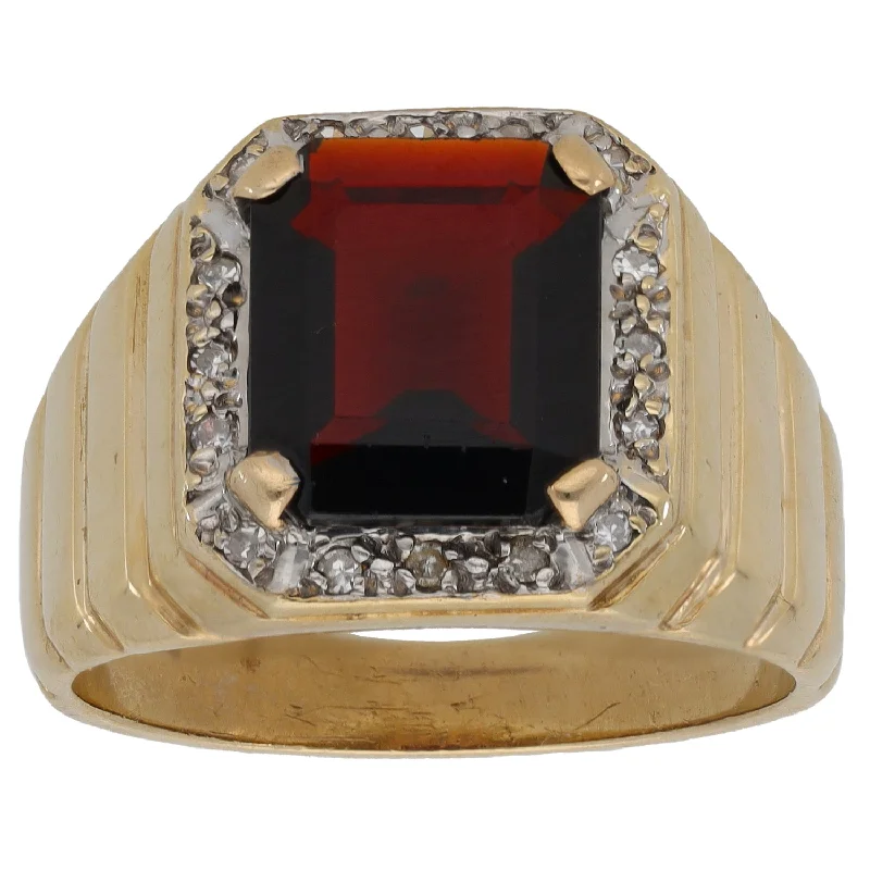 Stone-twisted rings-9ct Gold 0.15ct Diamond & Garnet Patterned Signet Ring Size X