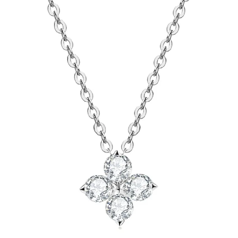 Sharp-line necklaces-0.4 Ct Diamond Clover Pendant Necklace