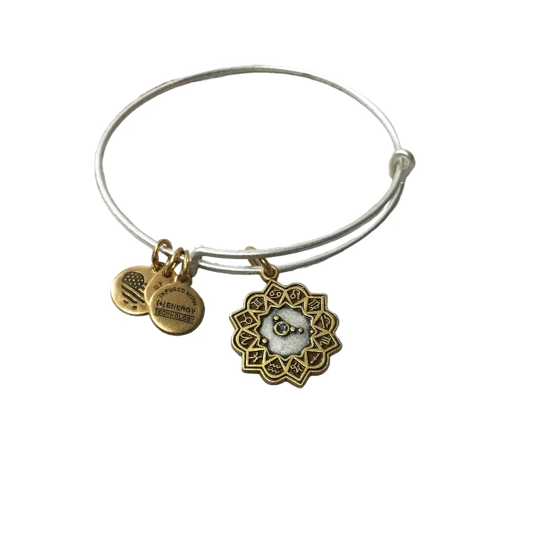 Ripple shape bangles-Bracelet Charm Alex And Ani